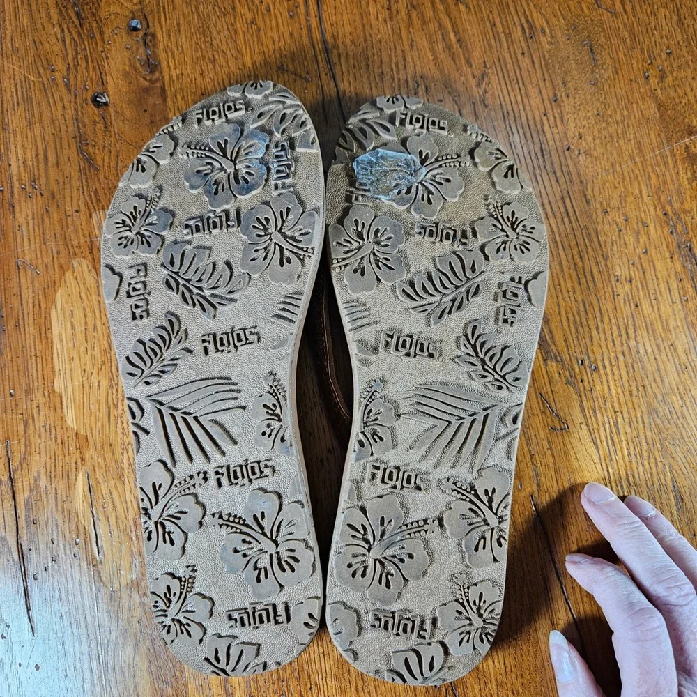 Flojos Rosita Women's Flip Flop Sandals Brown‎ Embossed Floral Thong Size 9